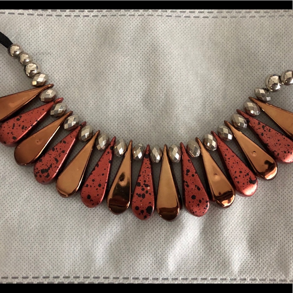 Pear-tone Necklace - Picture 2 of 2